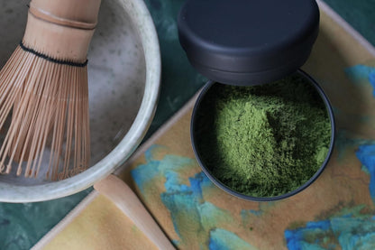 Coradoma® Ceremonial Grade Matcha – Reines Matcha-Pulver aus Japan Uji Kyoto – 40g Dose / 100g Beutel